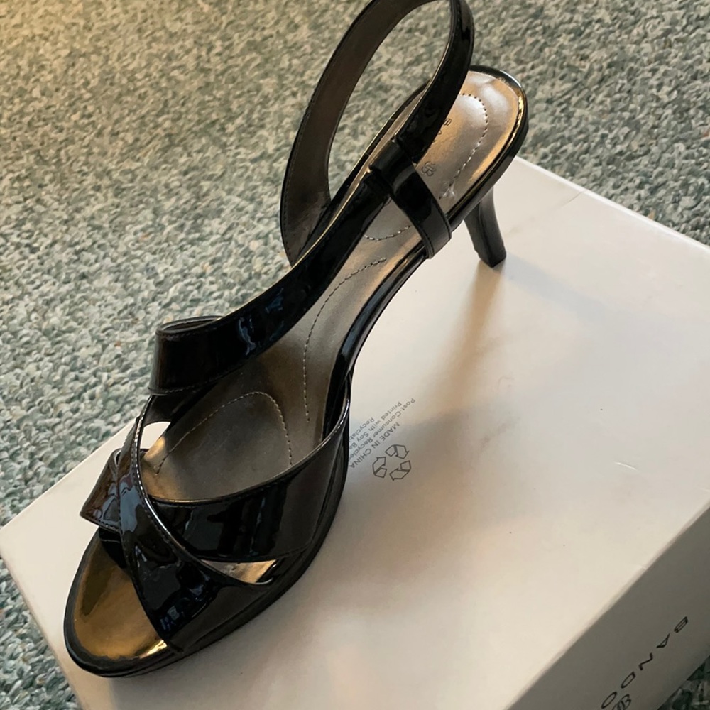 Beautiful Bandolino  Black patent leather look  Dress shoe